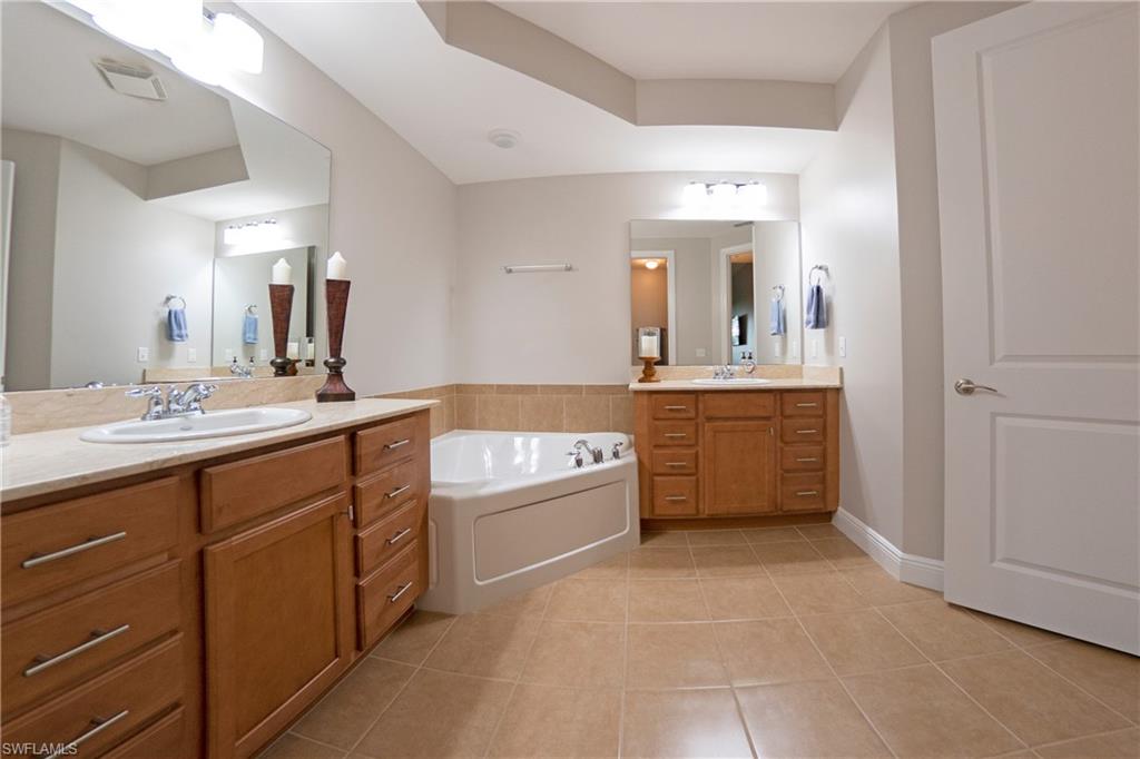 THE RESIDENCES AT COCONUT POINT - Residential Lease