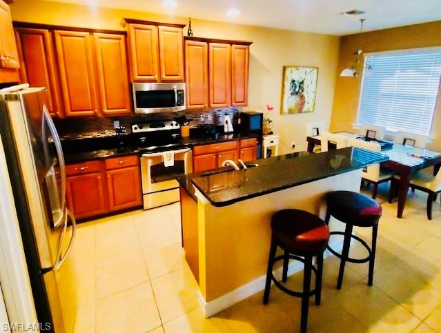 VALENCIA COUNTRY CLUB - Residential Lease