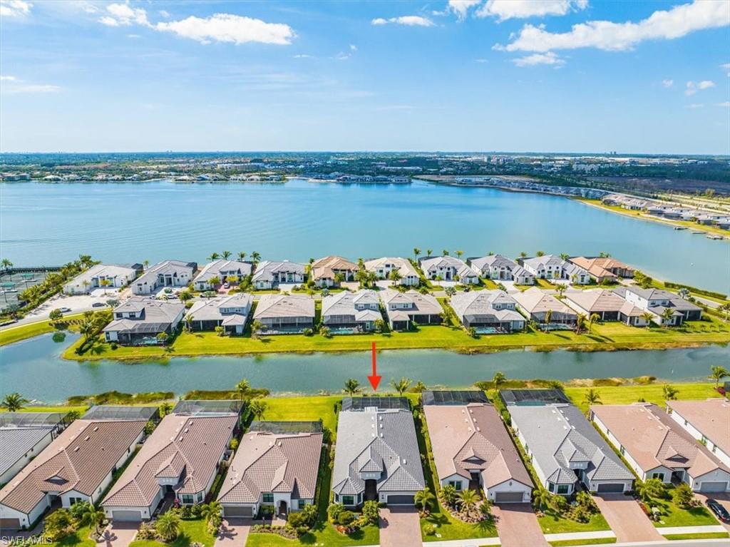 ESPLANADE LAKE CLUB - Residential