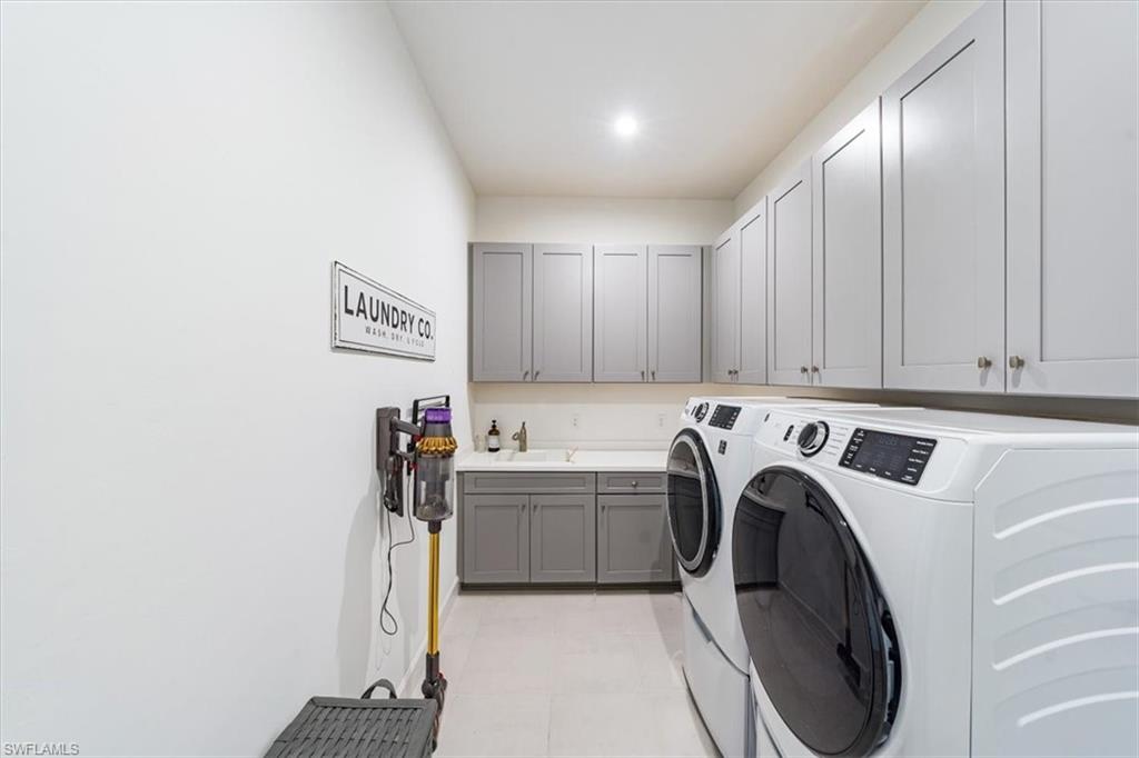 ESPLANADE LAKE CLUB - Residential