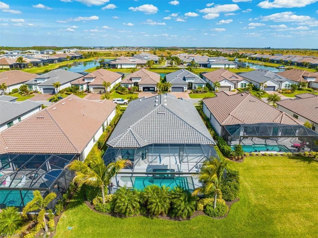 ESPLANADE LAKE CLUB - Residential