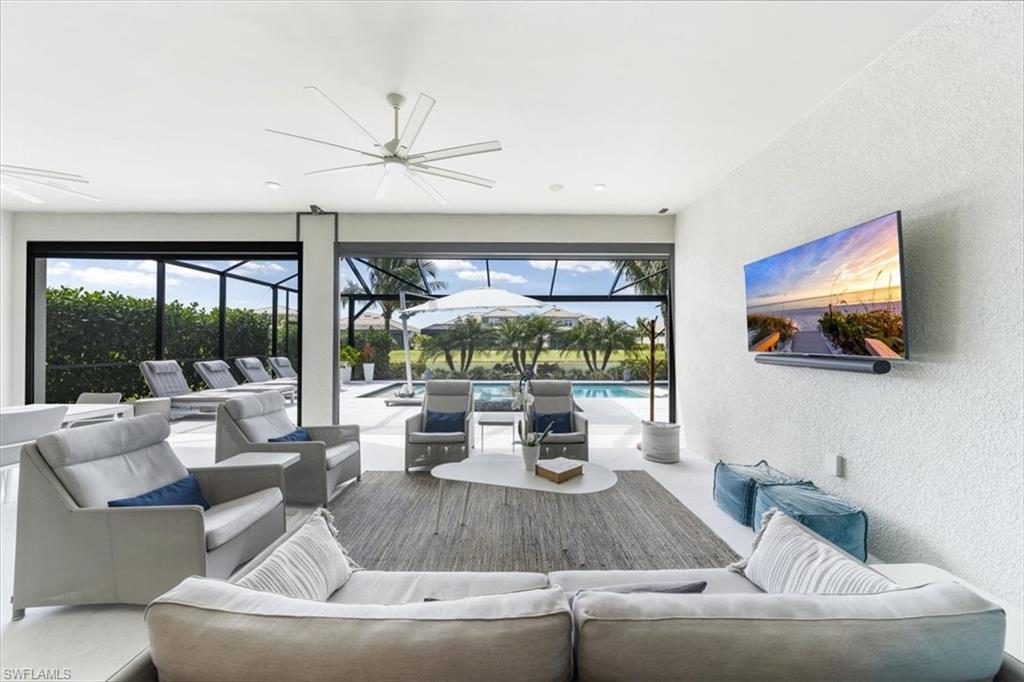 ESPLANADE LAKE CLUB - Residential