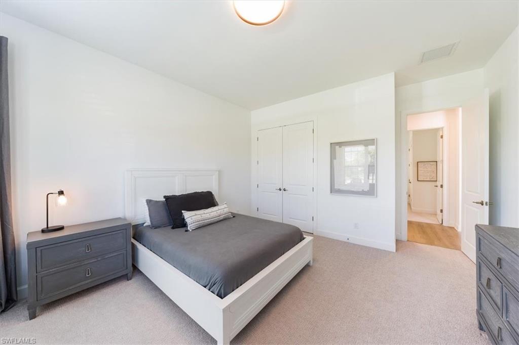 ESPLANADE LAKE CLUB - Residential