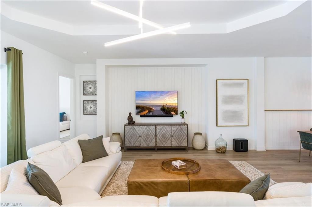 ESPLANADE LAKE CLUB - Residential