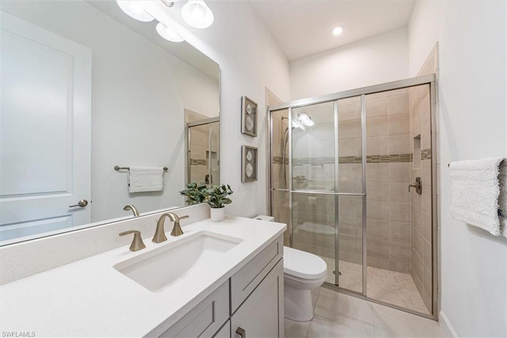 ESPLANADE LAKE CLUB - Residential