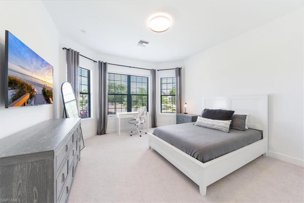 ESPLANADE LAKE CLUB - Residential