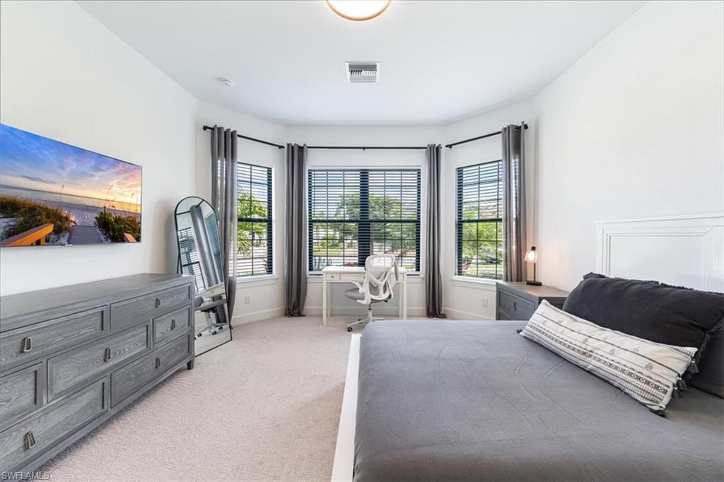 ESPLANADE LAKE CLUB - Residential