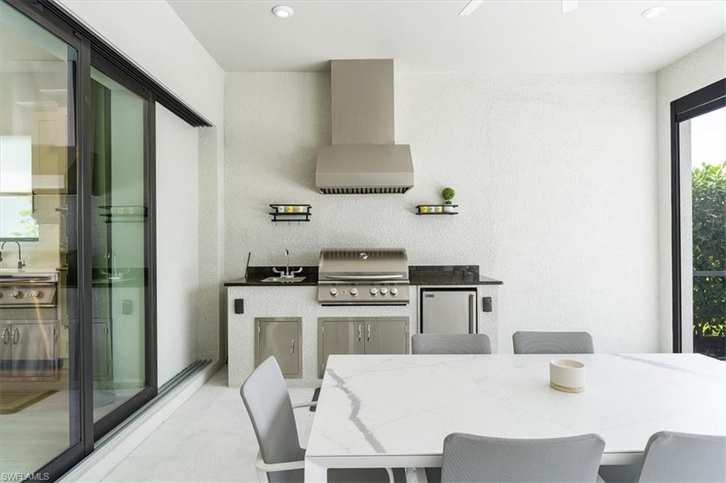 ESPLANADE LAKE CLUB - Residential