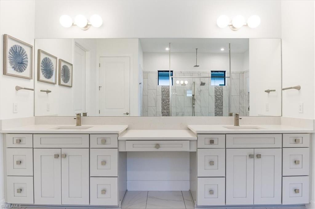 ESPLANADE LAKE CLUB - Residential