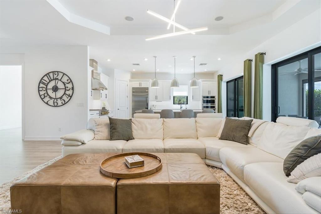 ESPLANADE LAKE CLUB - Residential