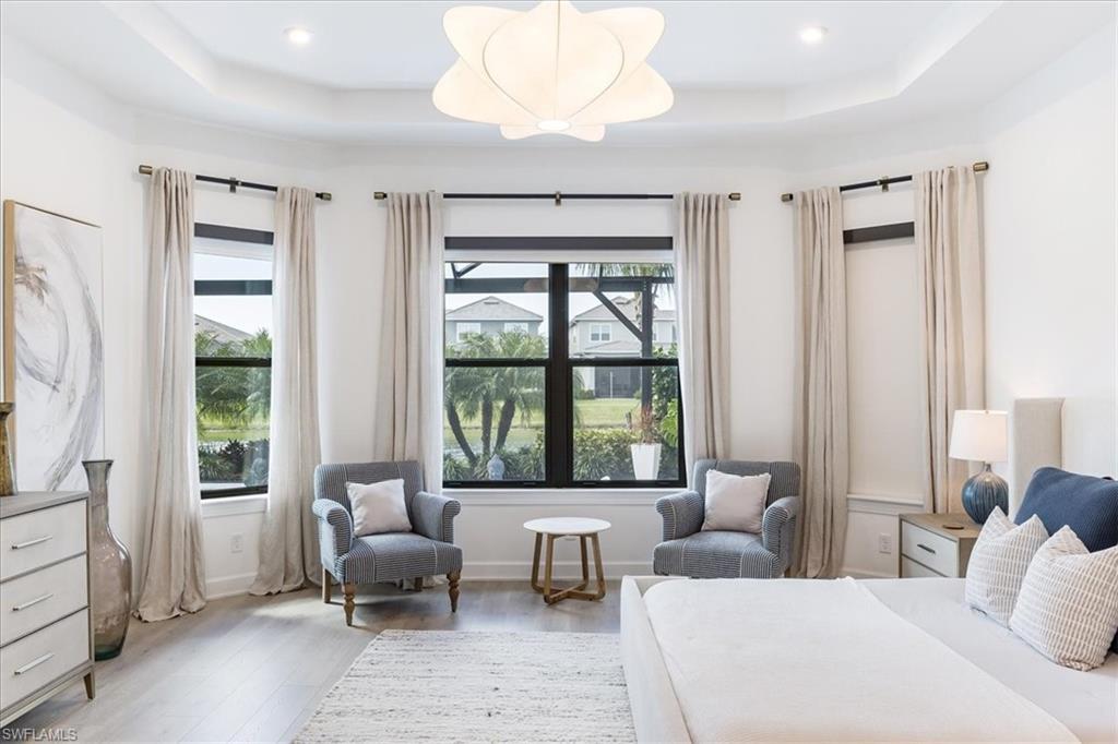 ESPLANADE LAKE CLUB - Residential