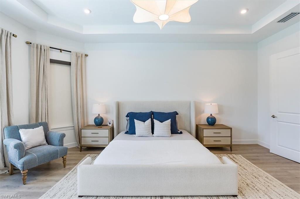 ESPLANADE LAKE CLUB - Residential