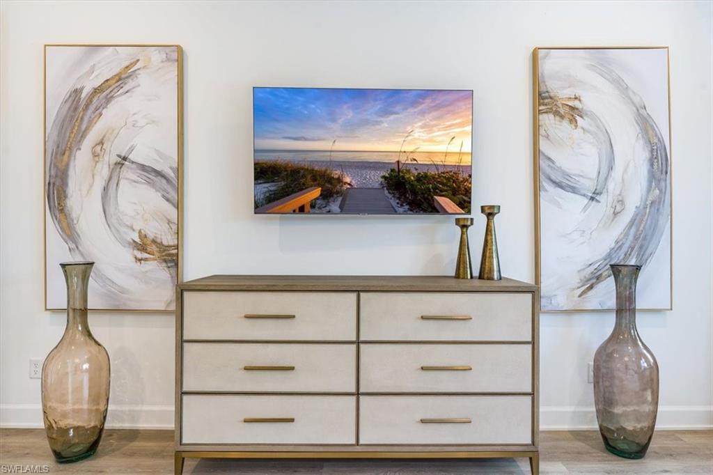 ESPLANADE LAKE CLUB - Residential