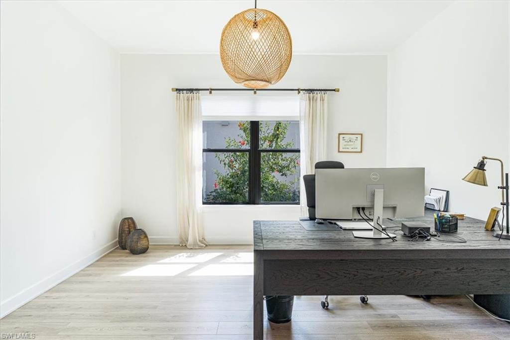 ESPLANADE LAKE CLUB - Residential