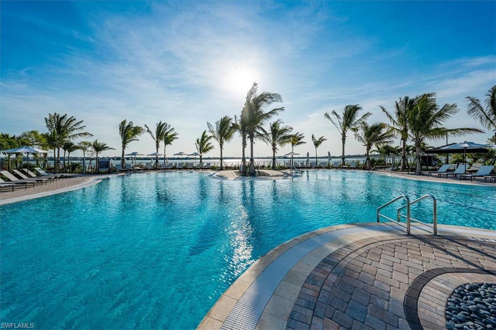 ESPLANADE LAKE CLUB - Residential