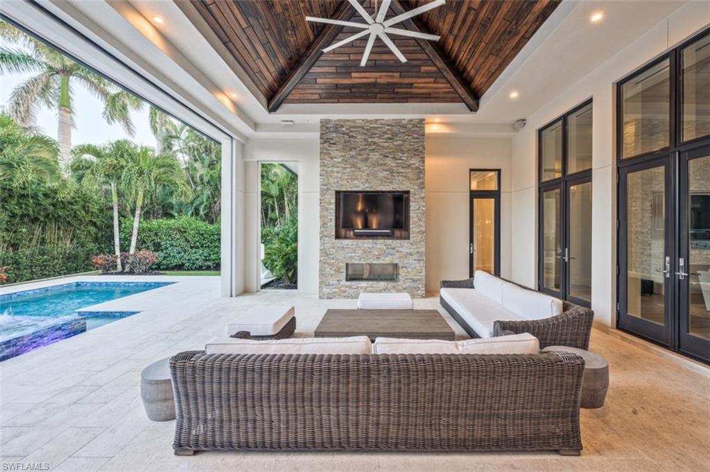 MOORINGS - Residential