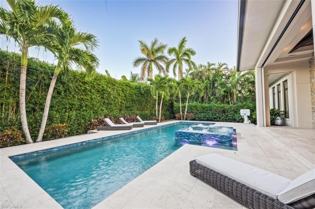 MOORINGS - Residential