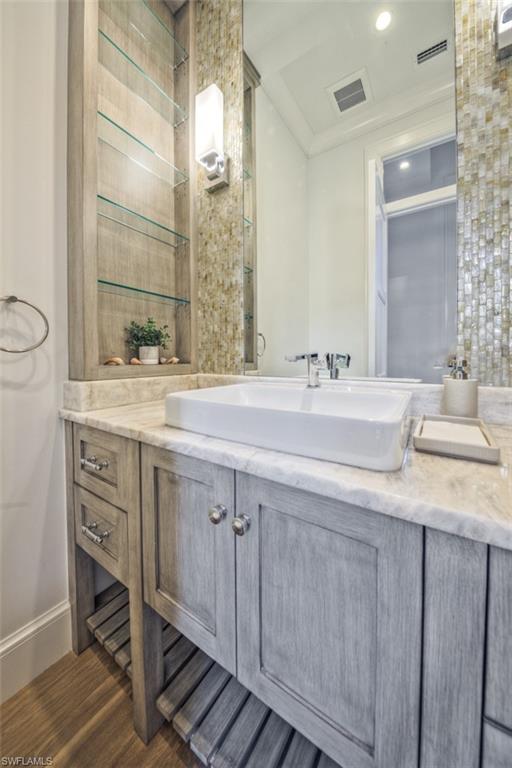 MOORINGS - Residential