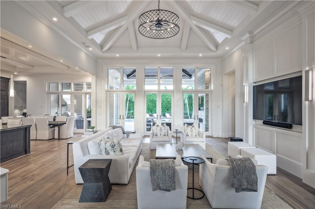 MOORINGS - Residential