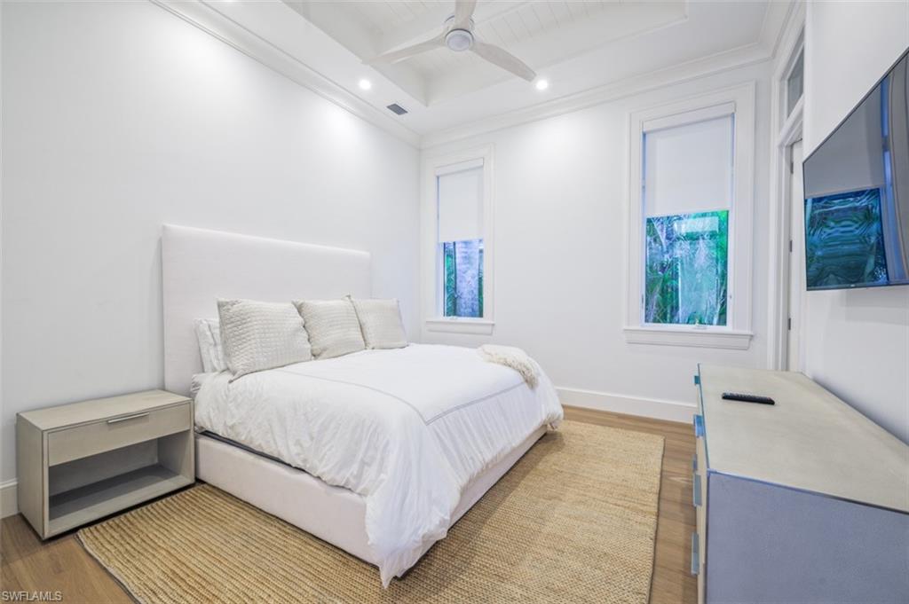 MOORINGS - Residential