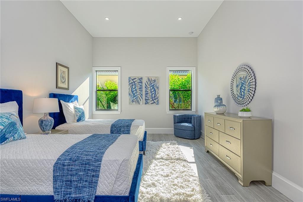 LIVINGSTON WOODS - Residential