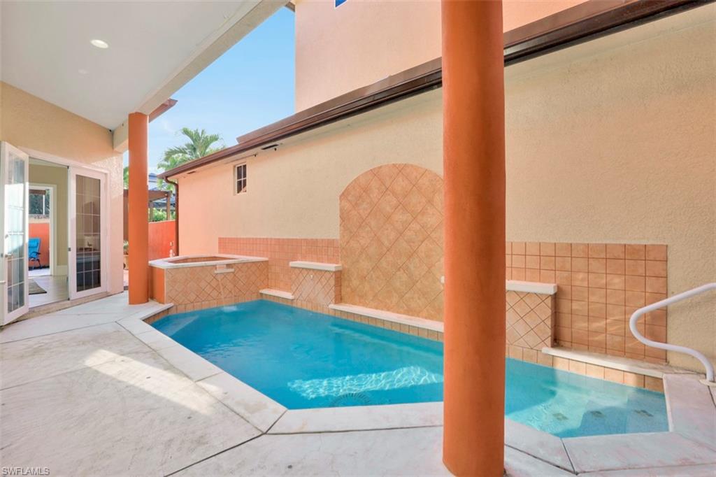 NAPLES PARK - Residential