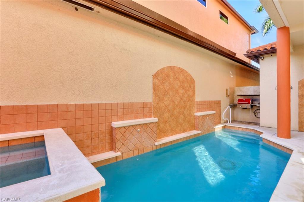 NAPLES PARK - Residential