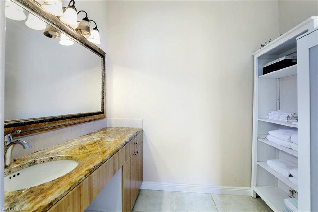 NAPLES PARK - Residential