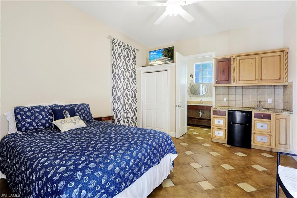 NAPLES PARK - Residential