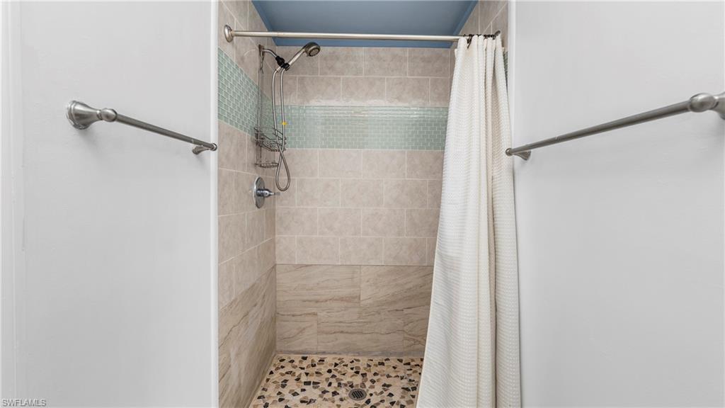 RIVERWOOD - Residential