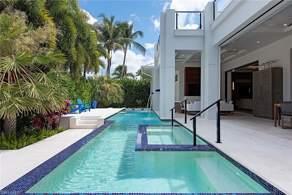 AQUALANE SHORES - Residential