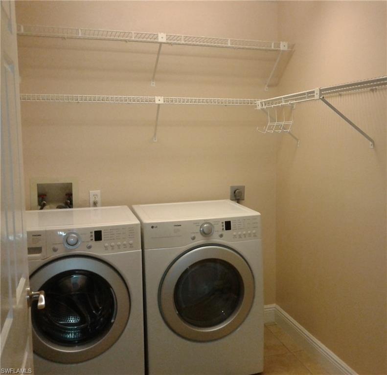 REGENCY WOODS - Residential