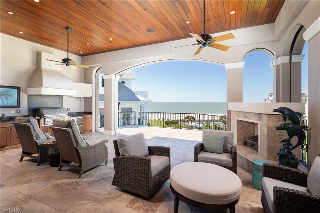 BAREFOOT BEACH - Residential