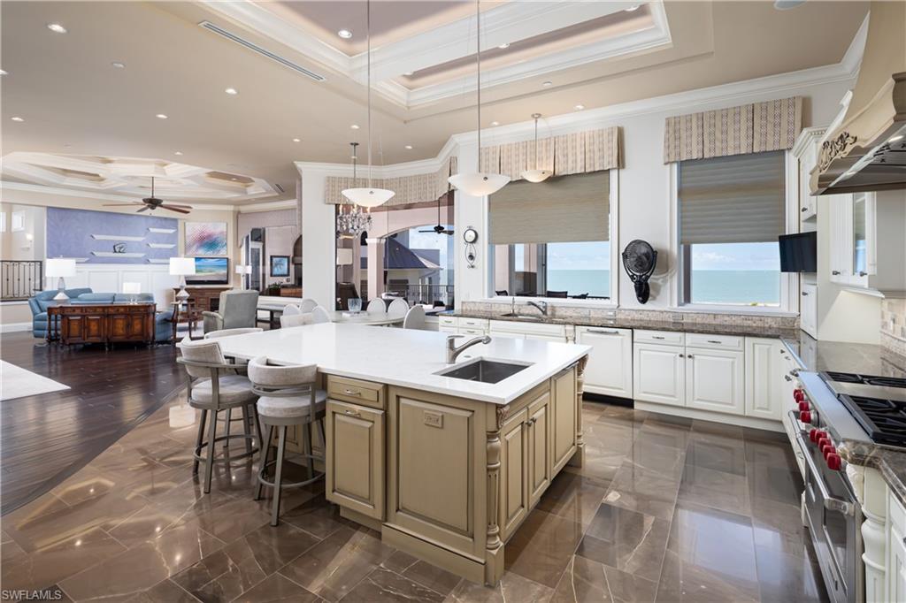 BAREFOOT BEACH - Residential