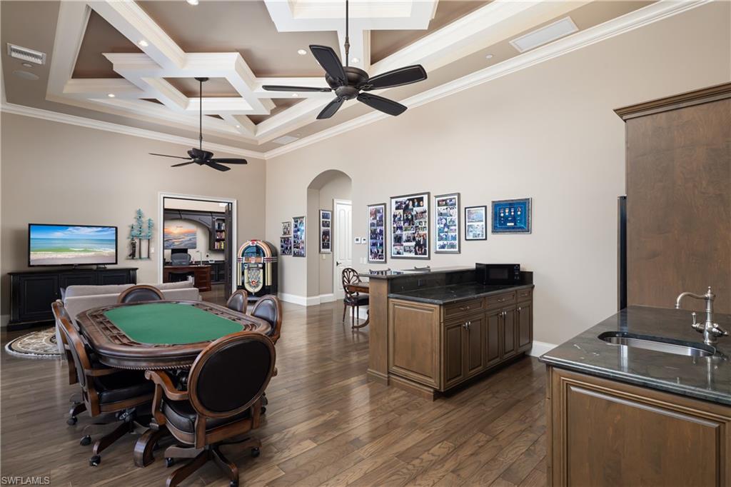 BAREFOOT BEACH - Residential