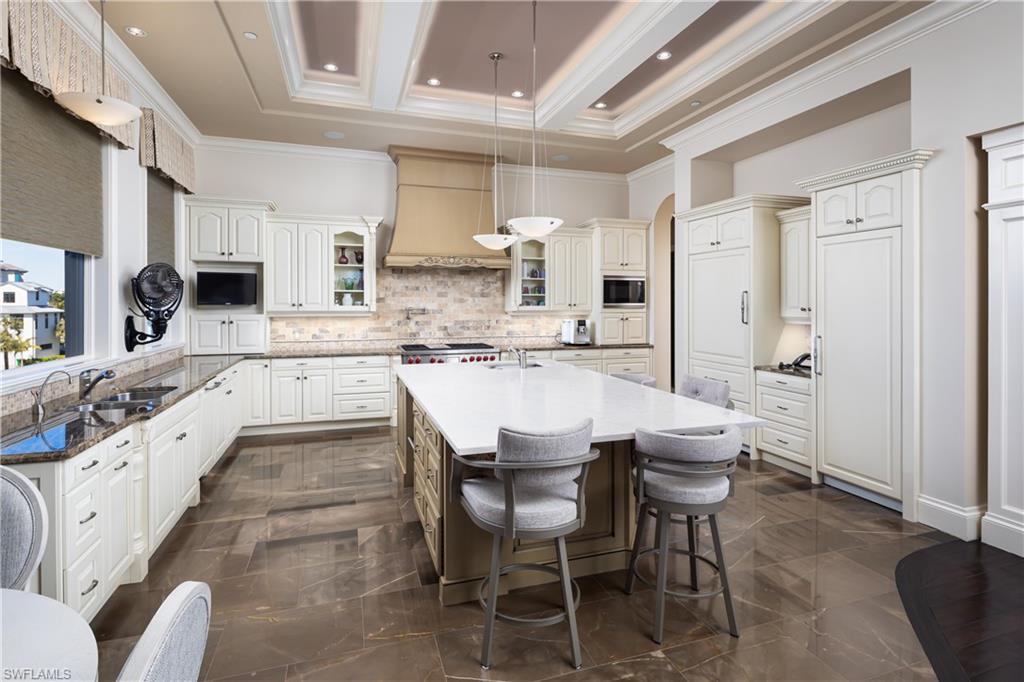 BAREFOOT BEACH - Residential