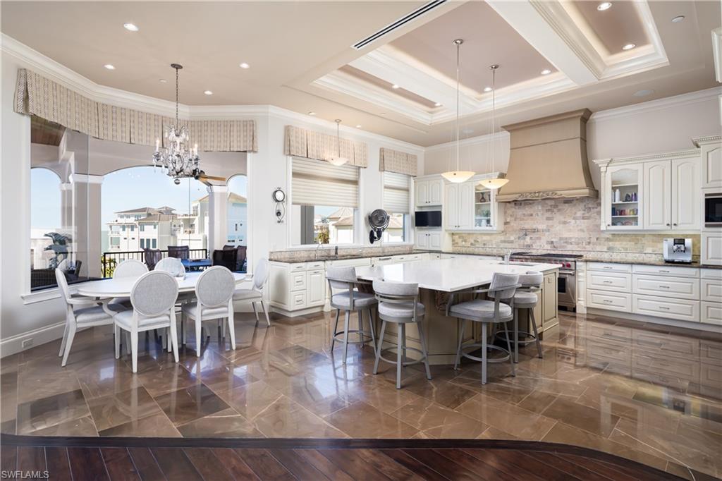 BAREFOOT BEACH - Residential