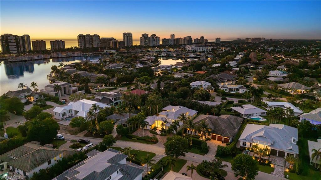 MOORINGS - Residential