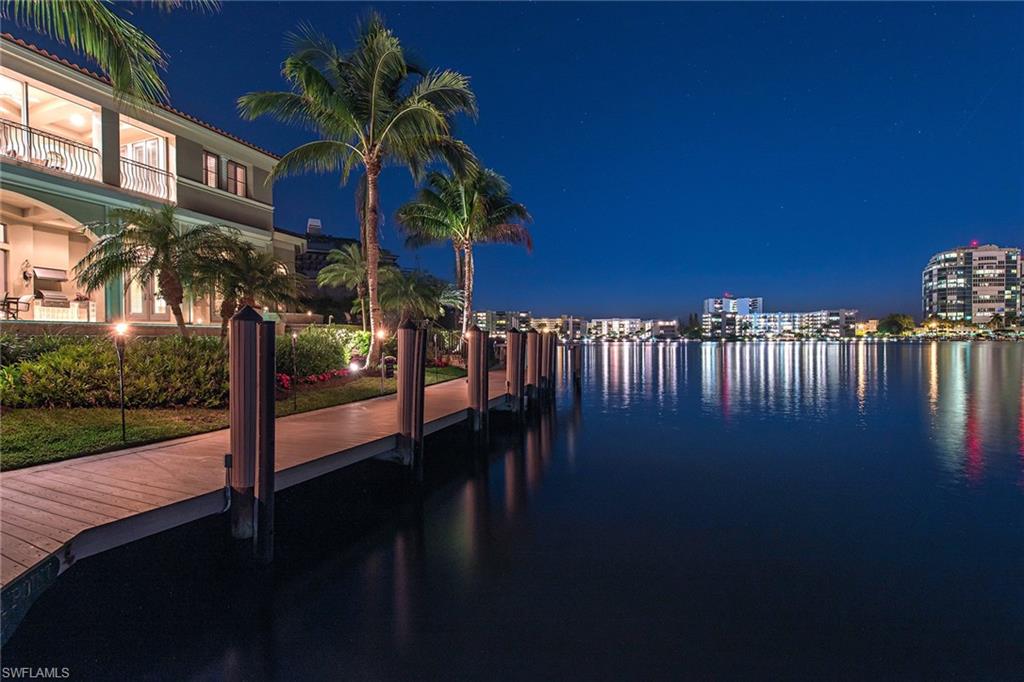 MOORINGS - Residential