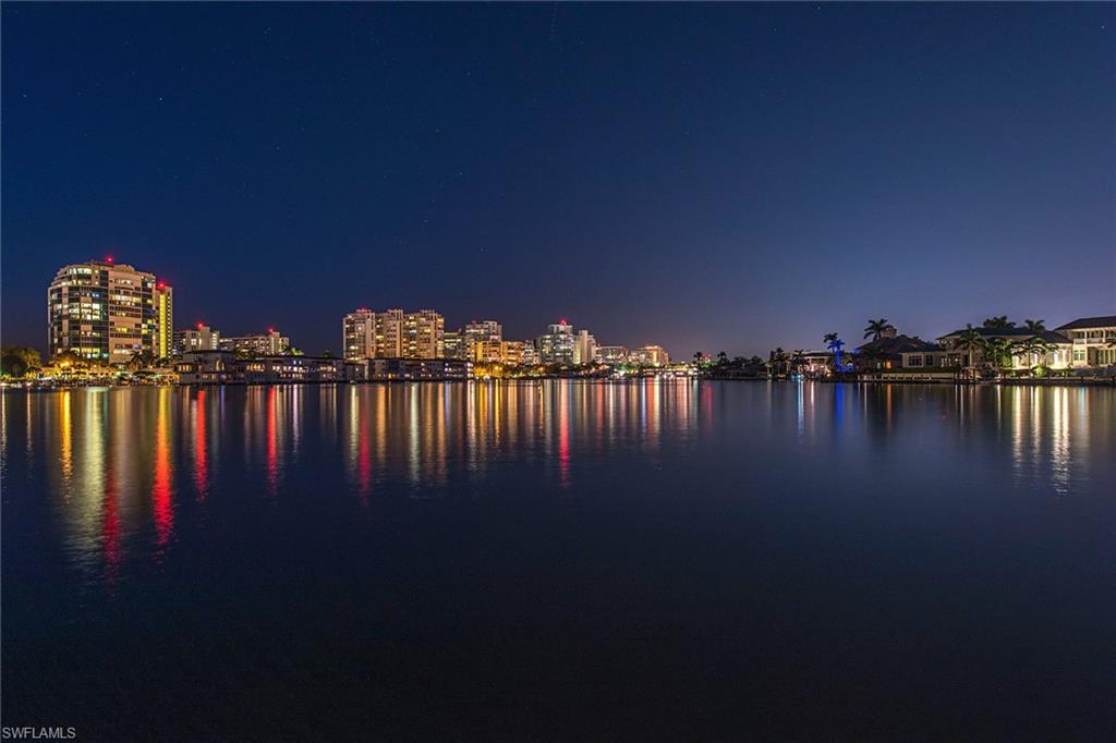 MOORINGS - Residential