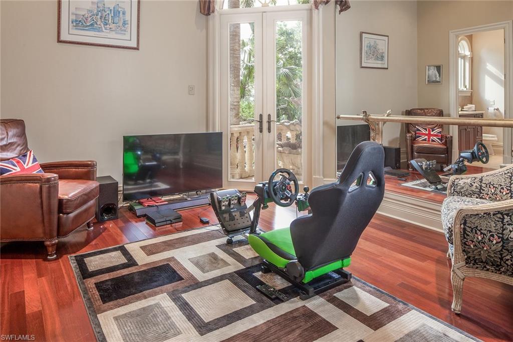 BANYAN ISLAND - Residential