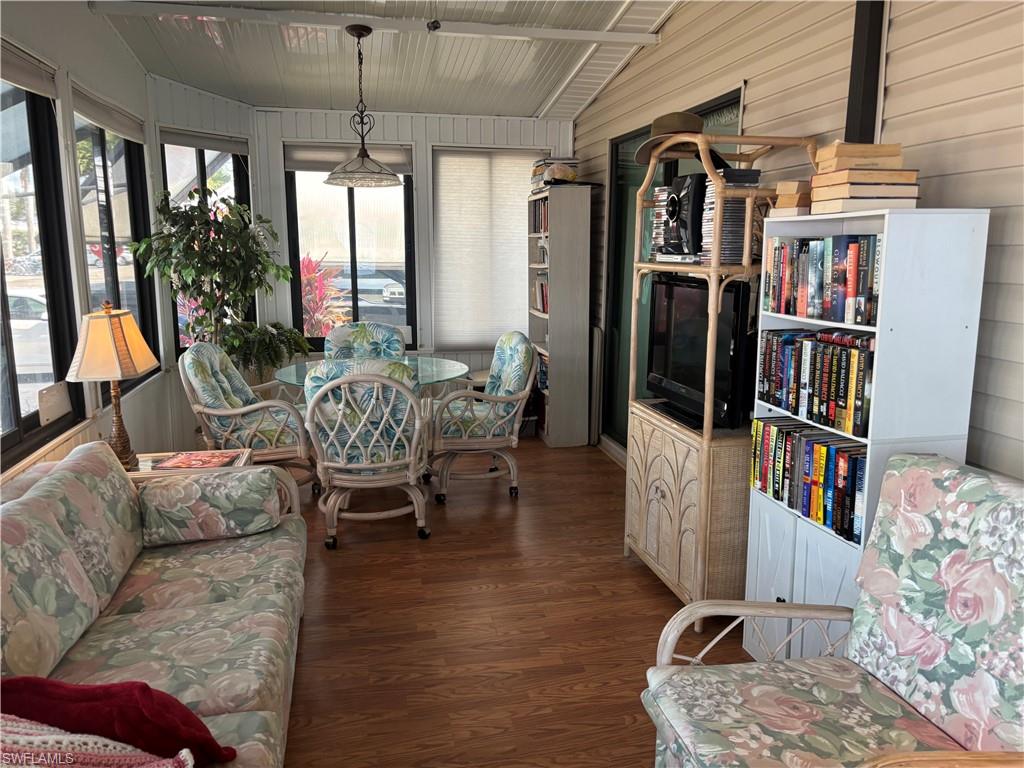 ENCHANTING SHORES - Residential