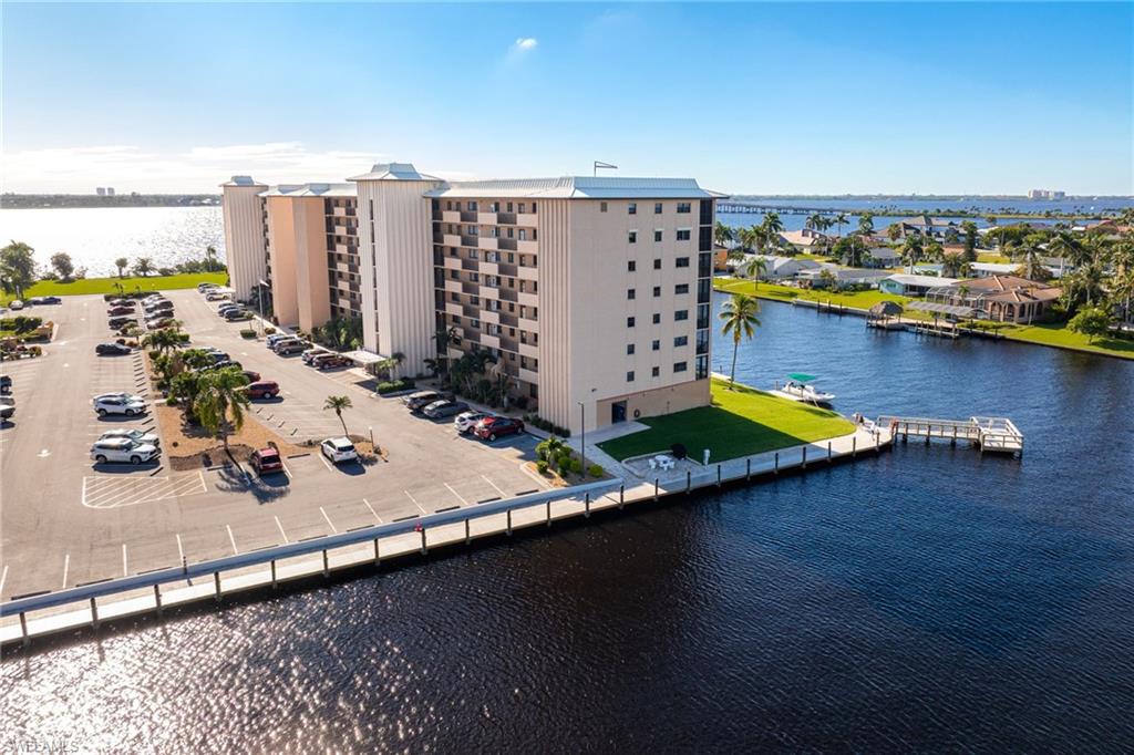 RIVER TOWERS CONDO - Residential