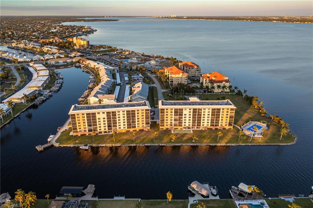 RIVER TOWERS CONDO - Residential