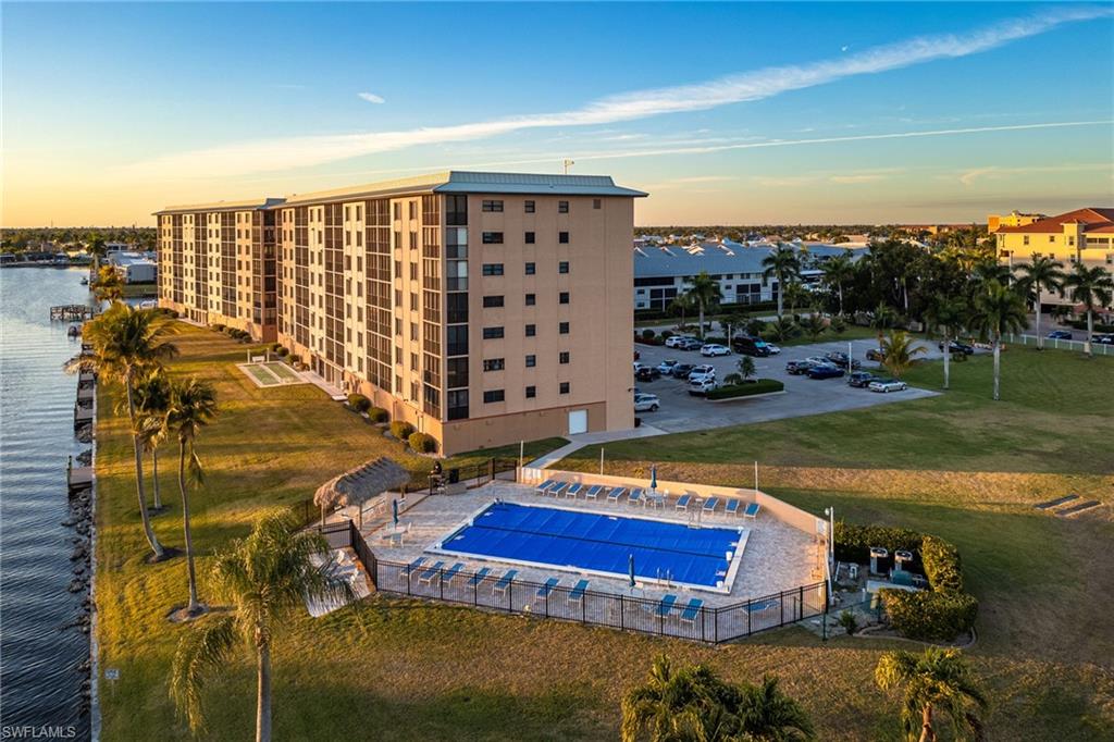 RIVER TOWERS CONDO - Residential