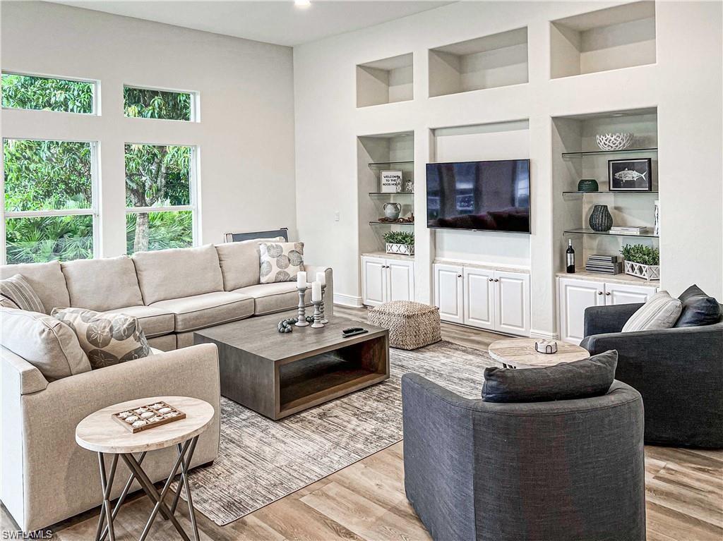 LONGLAKE - Residential Lease