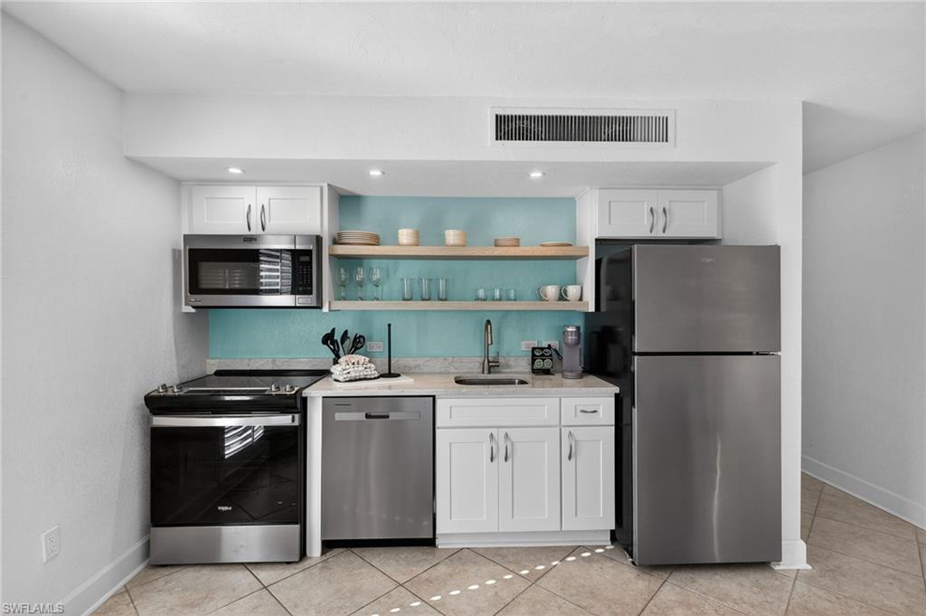 COTTAGE COLONY WEST CONDO - Residential