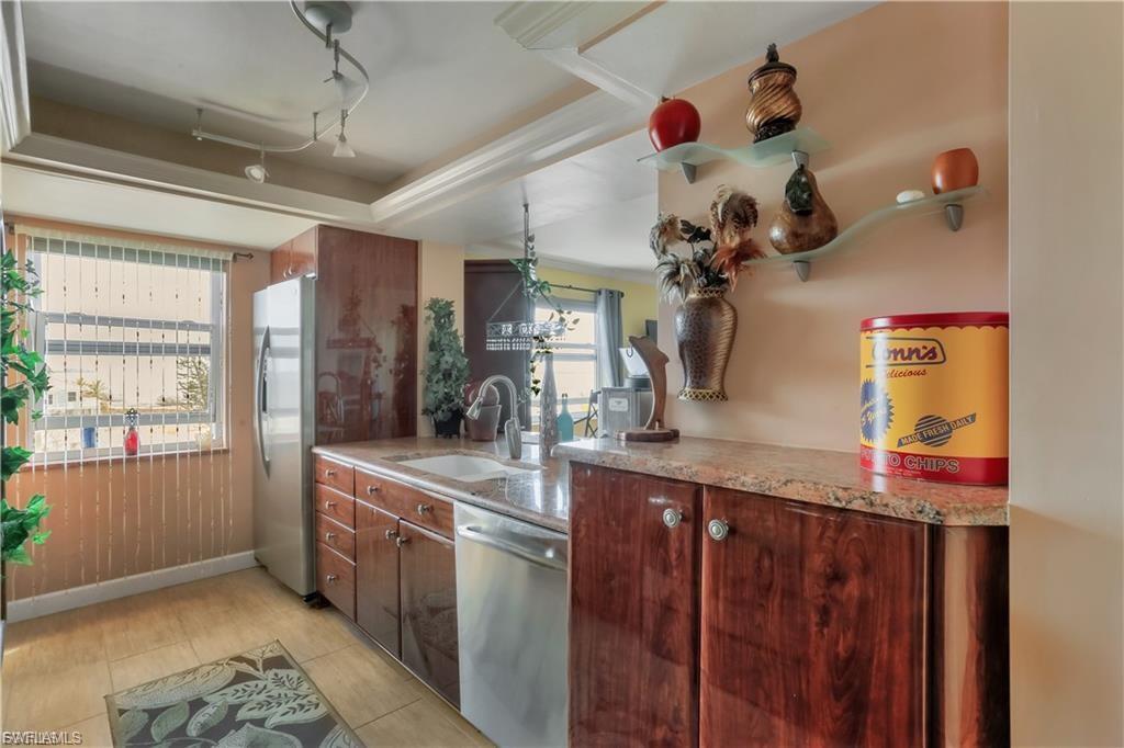 EDEN HOUSE CONDO - Residential