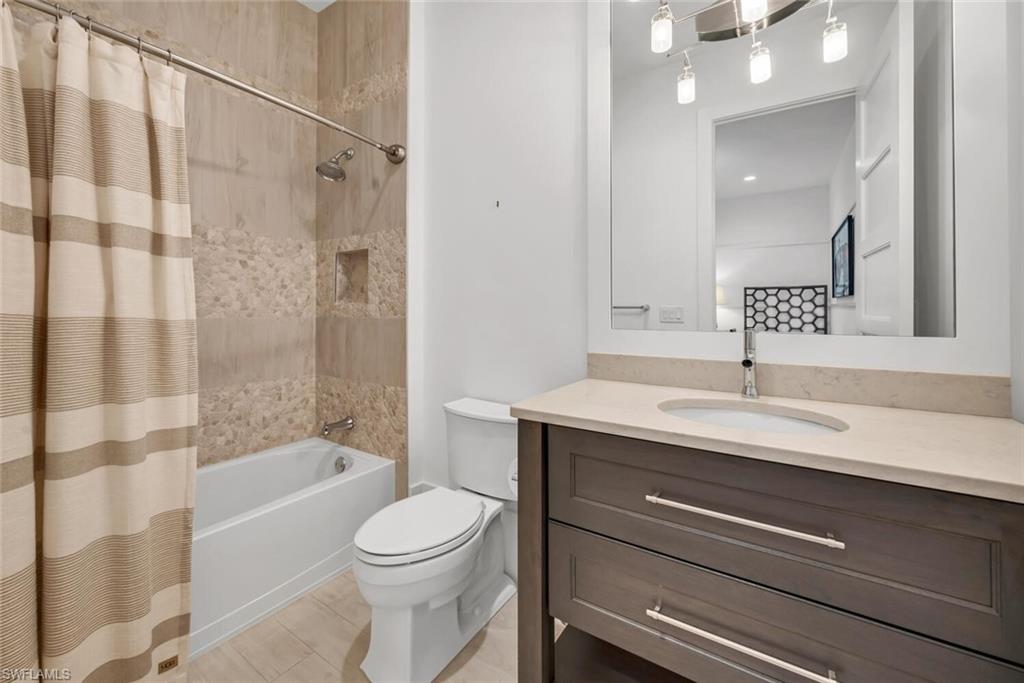 BAY WOODS - Residential