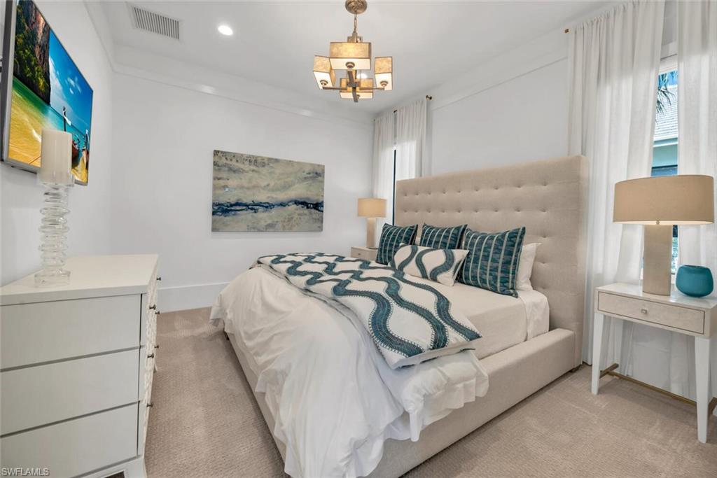 BAY WOODS - Residential